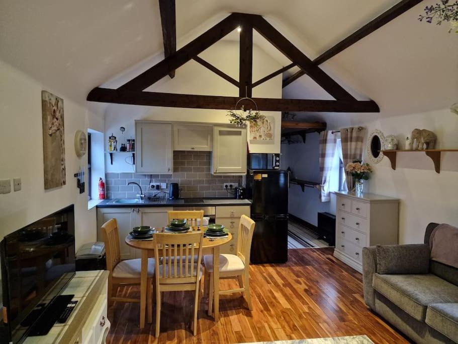 Joiners Arms - Studio Apartments Маркет-Дрейтон Экстерьер фото